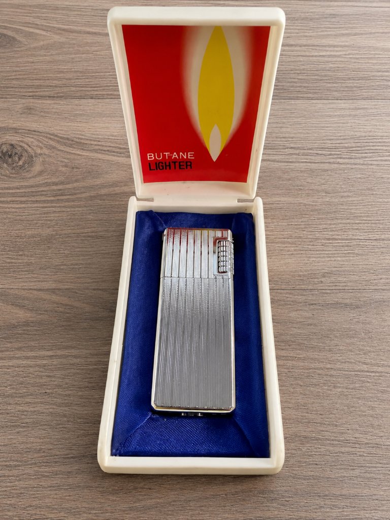 Vintage Kingstar 8 Refillable Butane Lighter Complete With Its Original Case K8